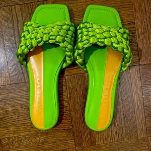 Never worn Gianni Bini slides